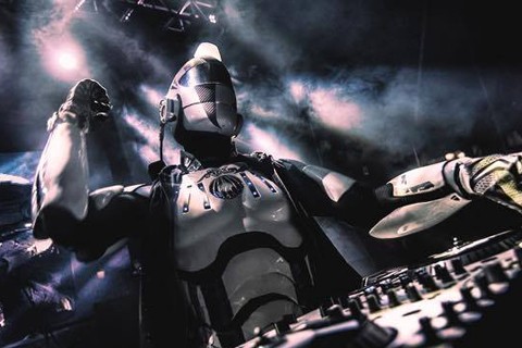 New era: Robot DJ takes over the booth